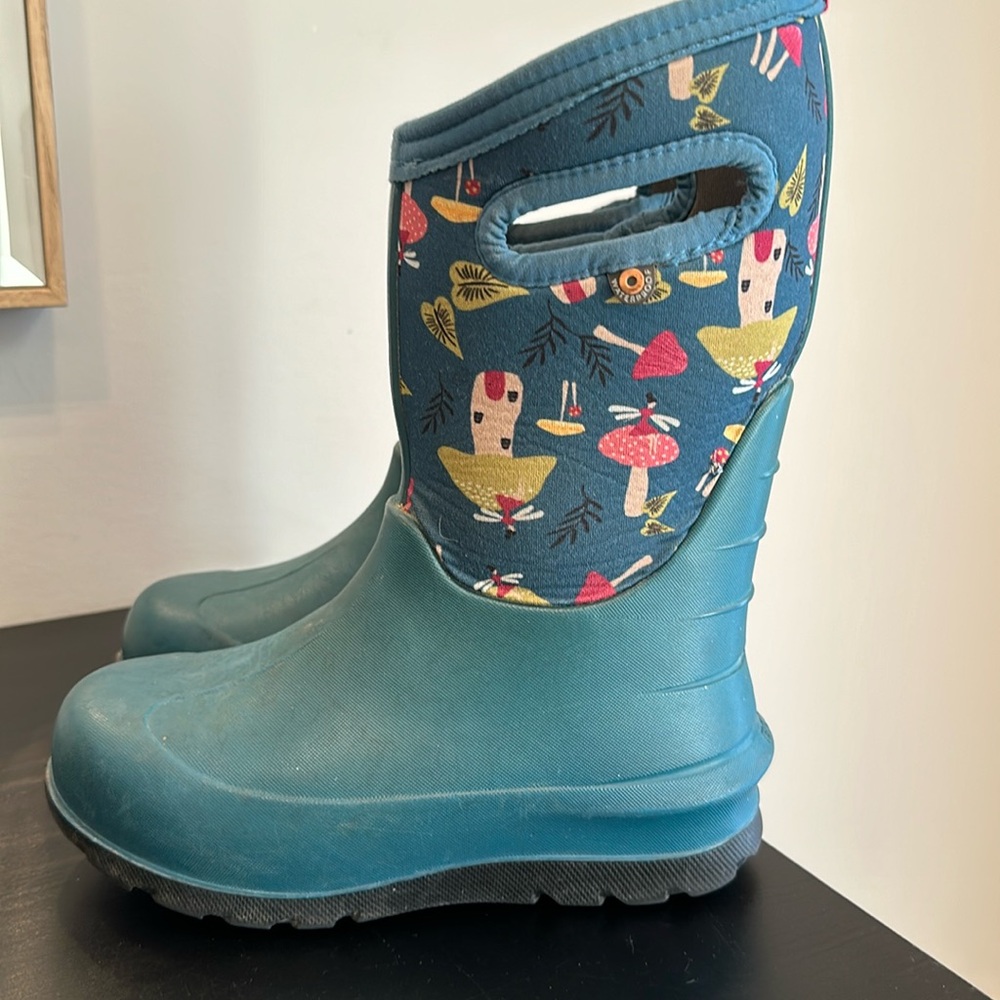 Girls Bogs Winter Boots Size 13